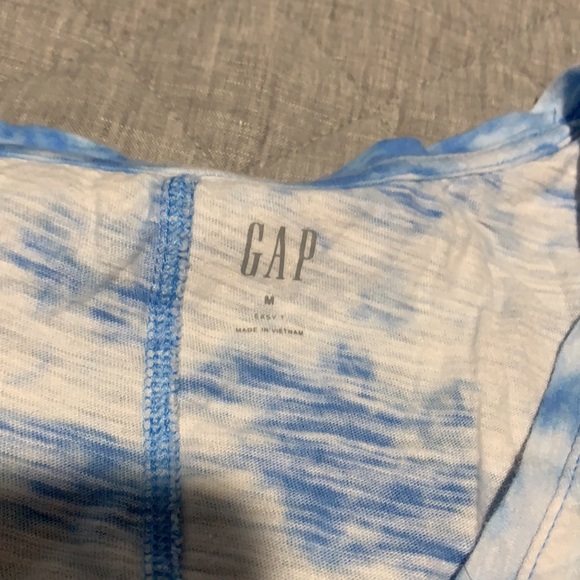 Gap T-shirt - Picture 3 of 3